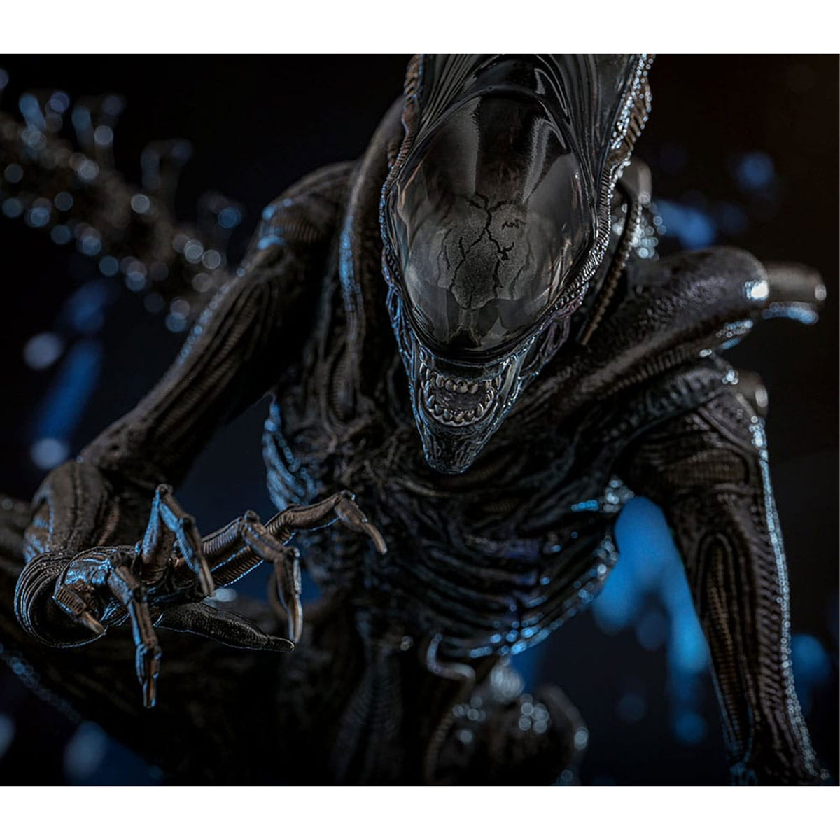Alien: Romulus Movie Masterpiece 1/6 Scorched Xenomorph -Action Figure