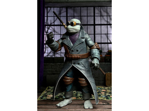 Universal Monsters x Teenage Mutant Ninja Turtles Ultimate Donatello as The Invisible Man -Action Figure